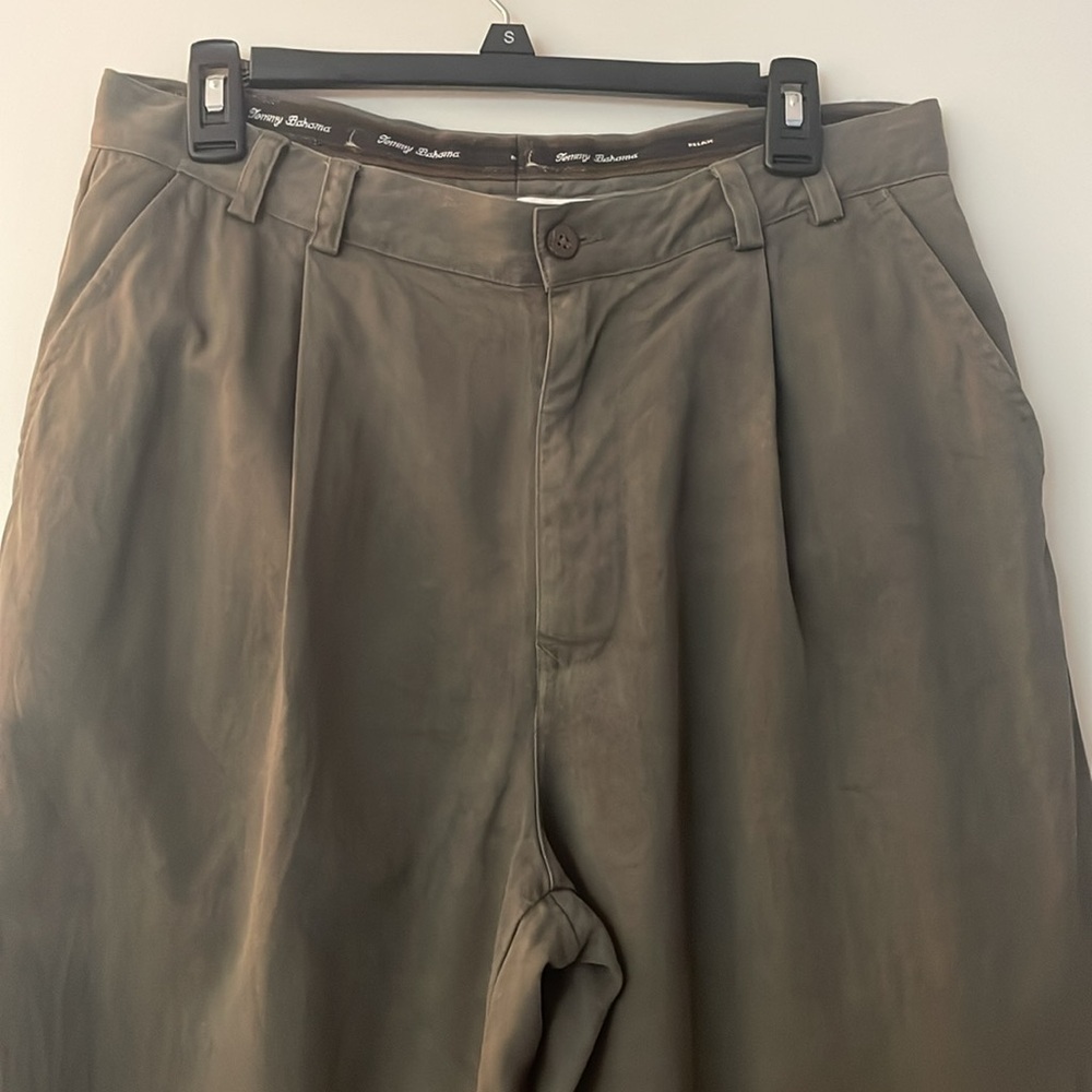 3 for $25! Tommy Bahama Men's Khaki SILK‎ Chino pants,
Size 33